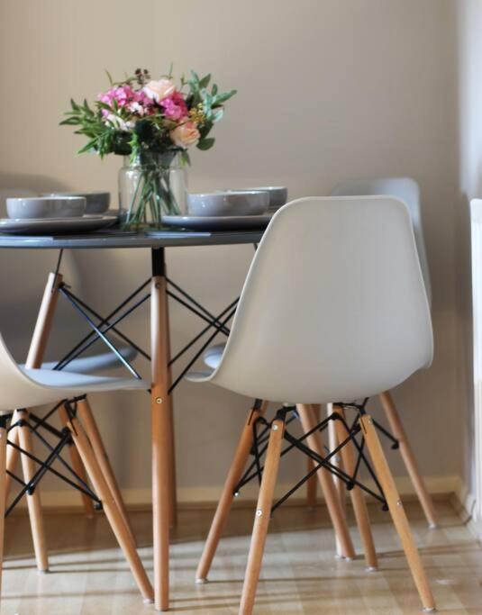 City Centre Riverside Apartment 윈체스터 외부 사진