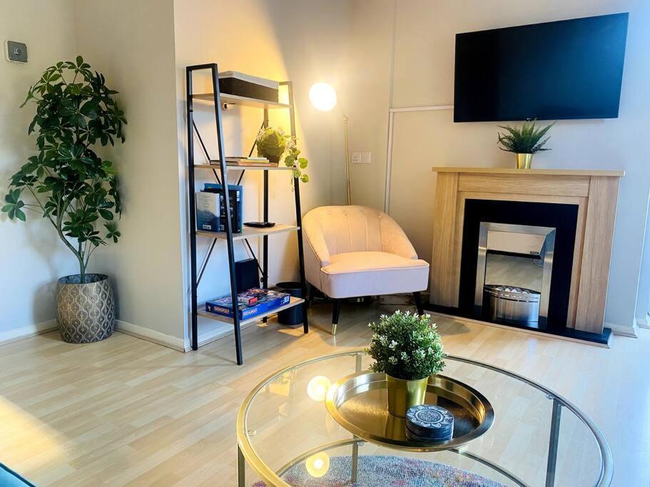 City Centre Riverside Apartment 윈체스터 외부 사진